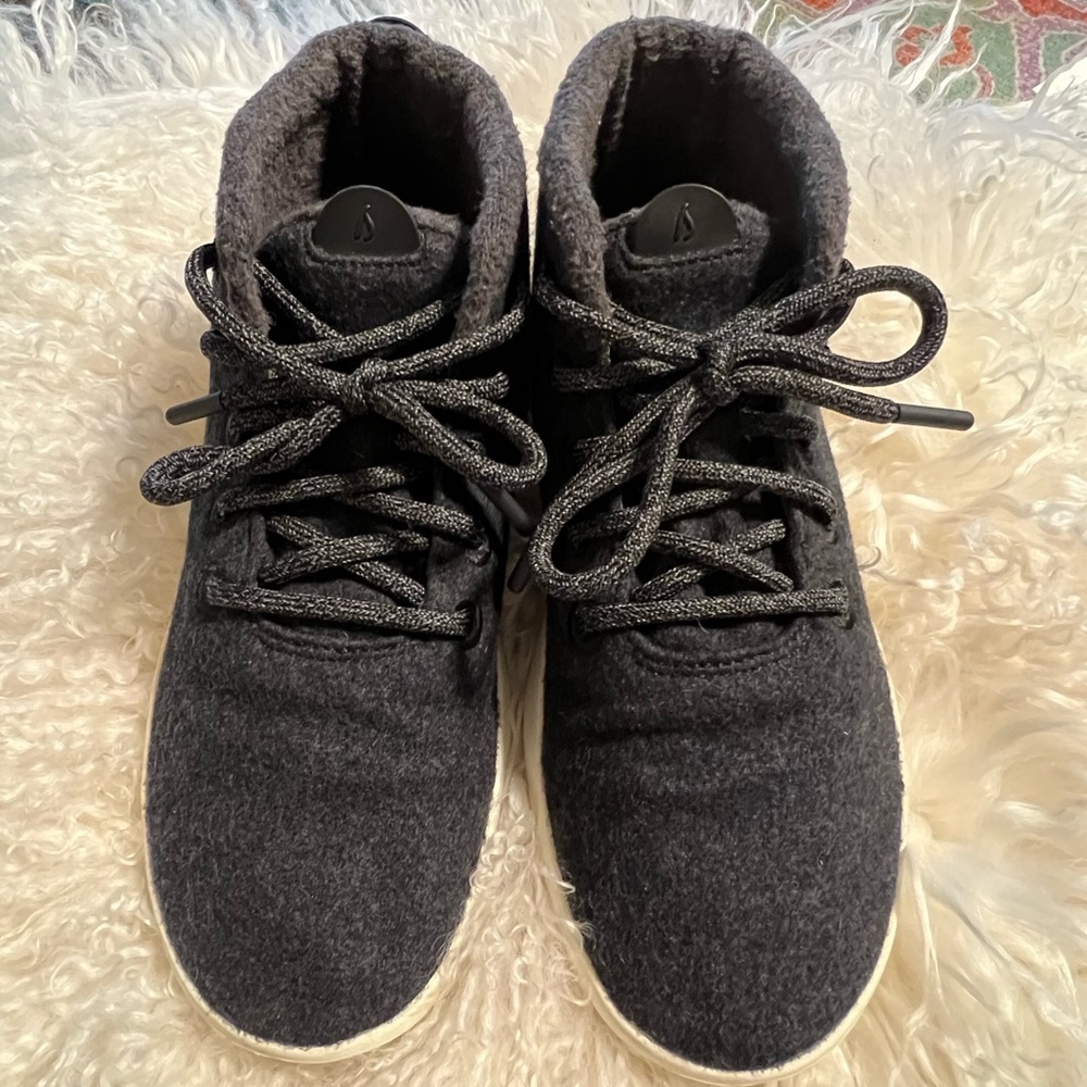 Grey Allbirds - Excellent Condition - sz. 9